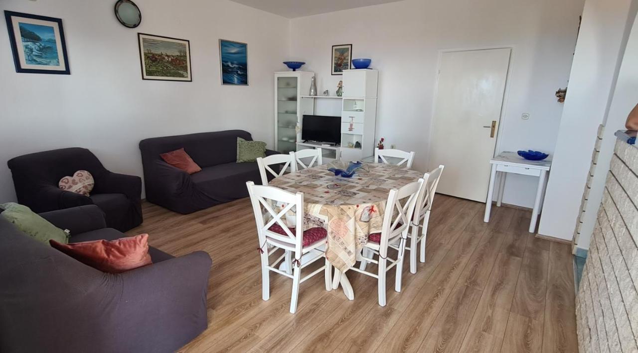 Apartman Karlo Apartment