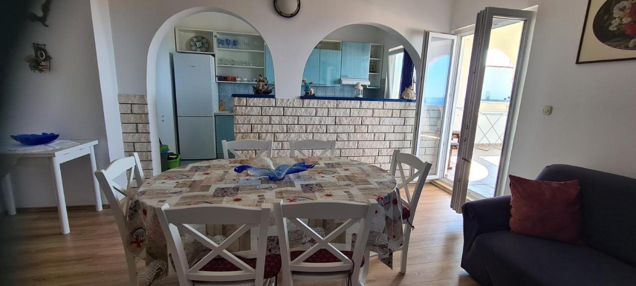 Apartman Karlo Apartment *
