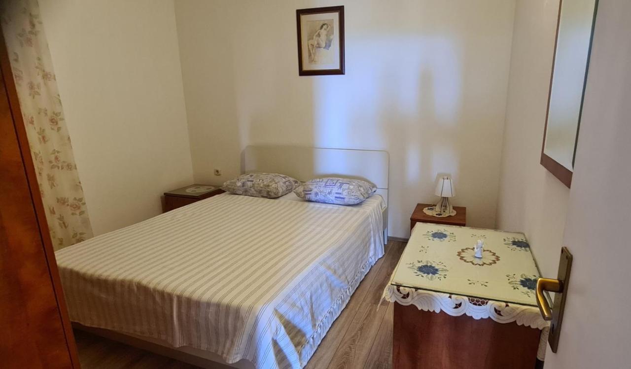 Apartment Apartman Karlo Rukavac (Vis)