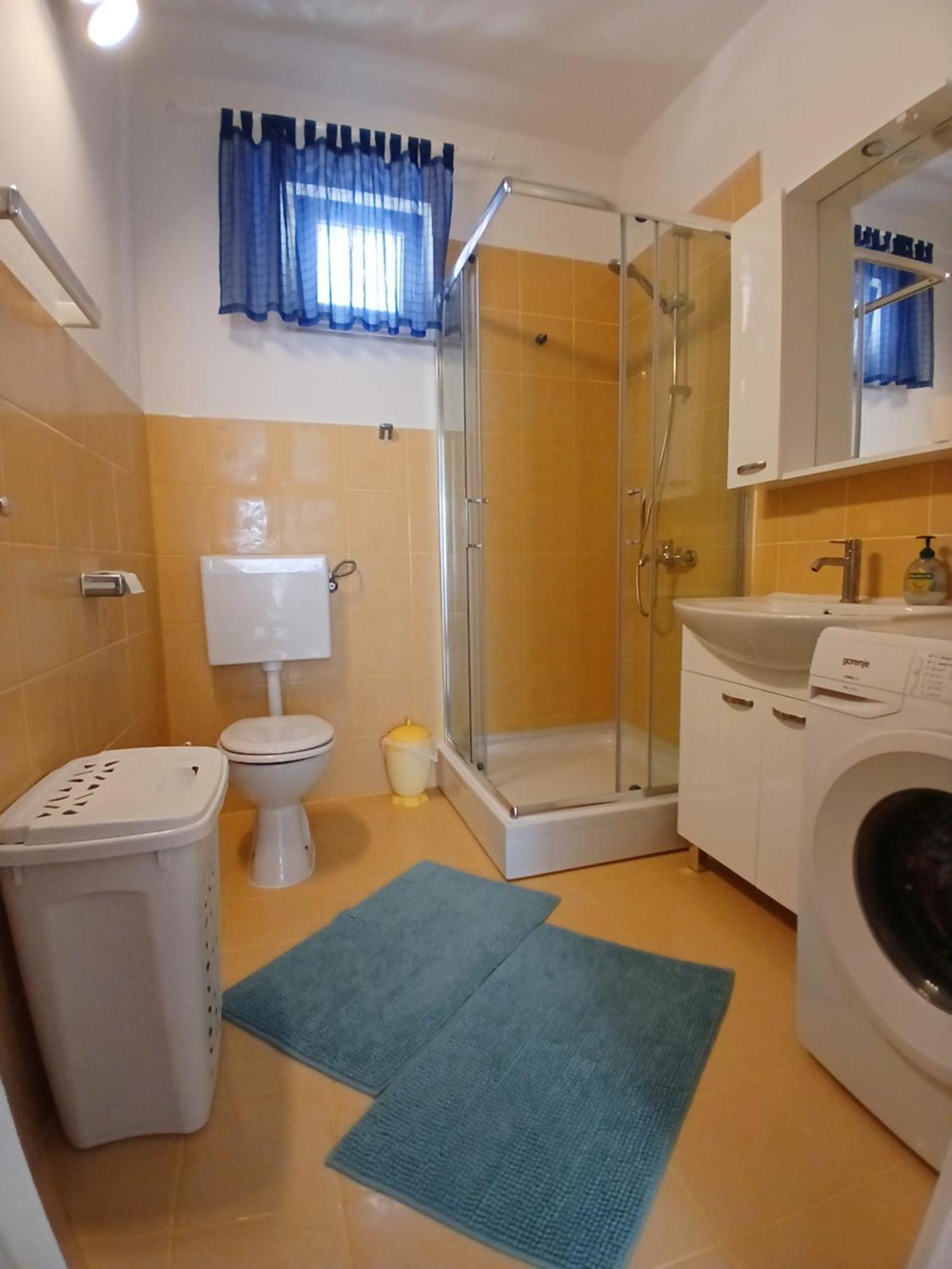 Apartman Karlo Rukavac (Vis)